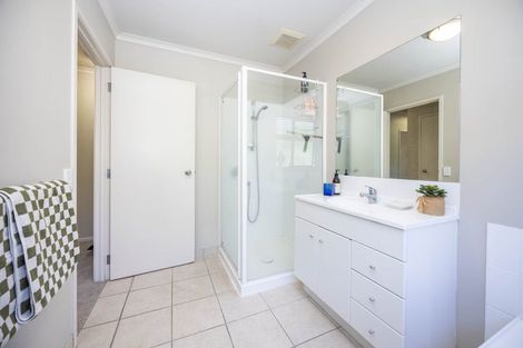 Photo of property in 31 Nielsen Gardens, Rototuna, Hamilton, 3210