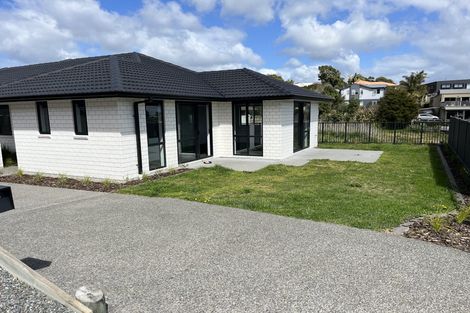Photo of property in 8 Albatross Lane, Welcome Bay, Tauranga, 3112