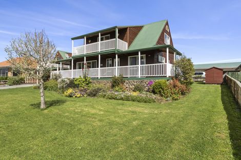 Photo of property in 7 Puriri Street, Raglan, 3225