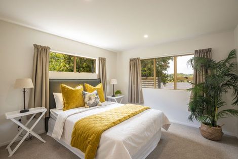 Photo of property in 9 Fairview Place, Westown, New Plymouth, 4310