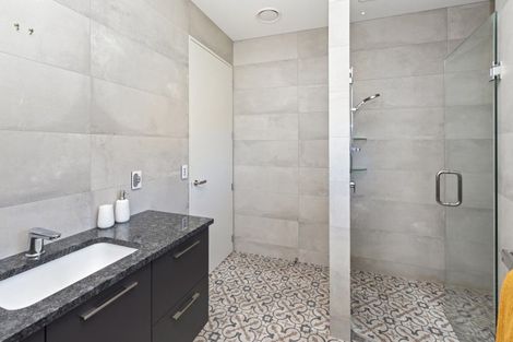 Photo of property in 2 Hyllton Heights, Lyttelton, 8082