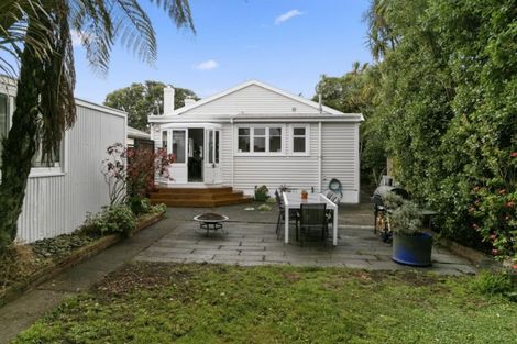 Photo of property in 1 Pitt Street, Moera, Lower Hutt, 5010