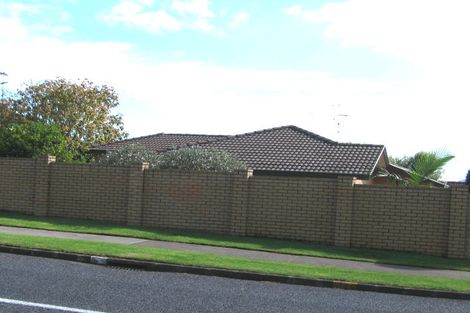 Photo of property in 2 Kaniere Place, Half Moon Bay, Auckland, 2012