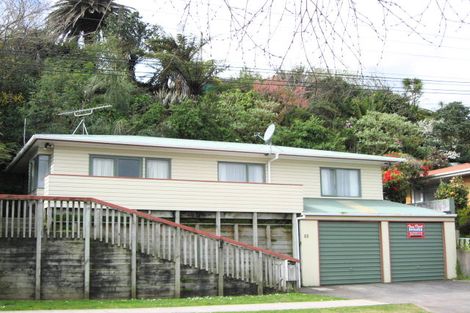 Photo of property in 23 Seaview Road, Marfell, New Plymouth, 4310