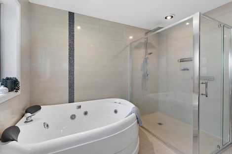 Photo of property in 6 Hampshire Court, Flagstaff, Hamilton, 3210