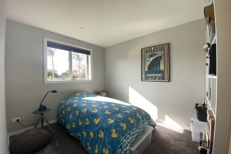 Photo of property in 41 Yeovil Road, Te Atatu Peninsula, Auckland, 0610