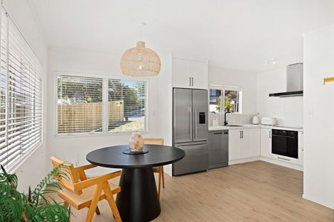 Photo of property in 5 Twilight Bay, Omaha, 0986