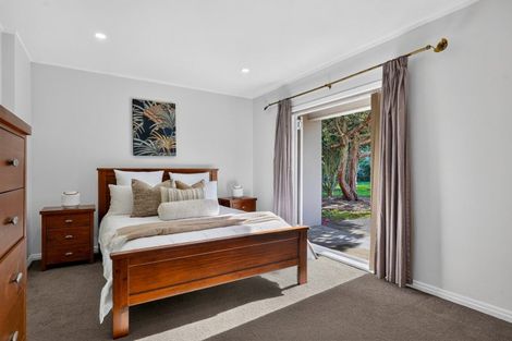 Photo of property in 873 Waitakere Road, Kumeu, 0891