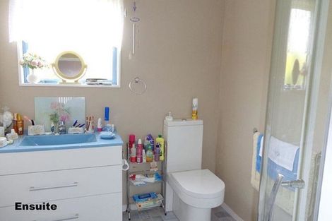 Photo of property in 52 Frederick Street, Carterton, 5713