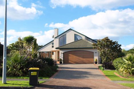 Photo of property in 38 Bob Charles Drive, Golflands, Auckland, 2013