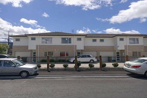 Photo of property in 1/1 June Place, Hamilton East, Hamilton, 3216