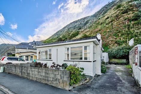 Photo of property in 166 Owhiro Bay Parade, Owhiro Bay, Wellington, 6023