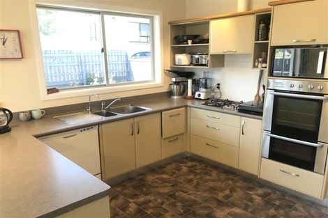 Photo of property in 36 Gilbert Street, New Plymouth, 4310