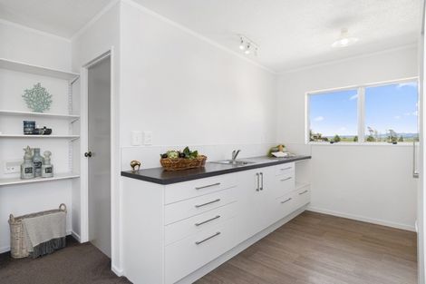 Photo of property in 114c Simpson Road, Papamoa Beach, Papamoa, 3118