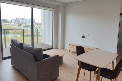 Photo of property in 302/3 Kaipiho Lane, Albany, Auckland, 0632