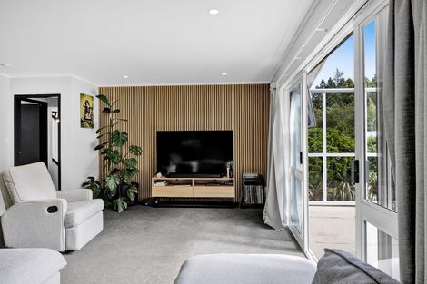 Photo of property in 21 Tainui Terrace, Inglewood, 4330