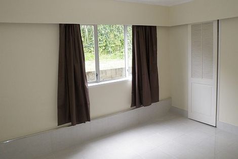 Photo of property in 43 Thurleigh Grove, Karori, Wellington, 6012