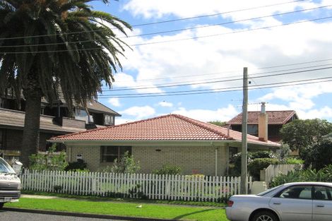 Photo of property in 1/7 Eastern Beach Road, Eastern Beach, Auckland, 2012