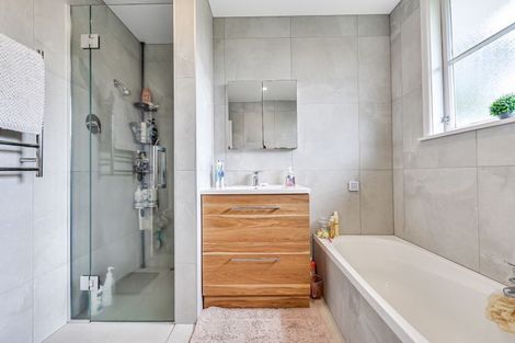 Photo of property in 73 Morrow Avenue, St Andrews, Hamilton, 3200