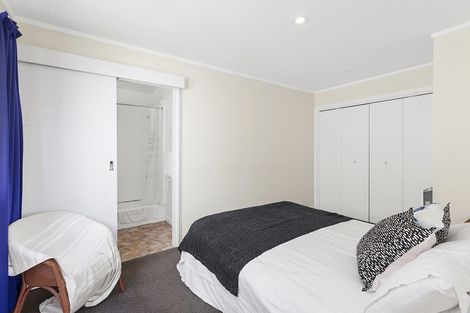 Photo of property in 167 Sutherland Road, Lyall Bay, Wellington, 6022