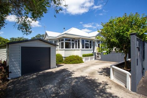 Photo of property in 420 Devon Street East, Strandon, New Plymouth, 4312