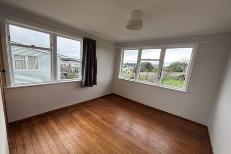 Photo of property in 15-17 Corinna Street, Waitangirua, Porirua, 5024