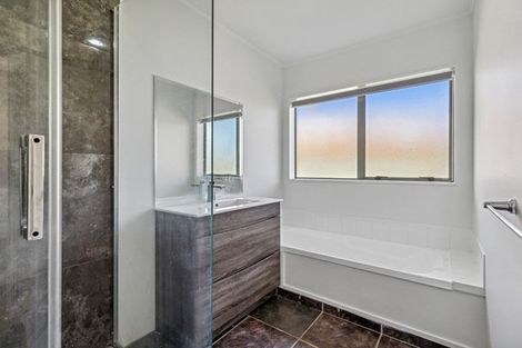 Photo of property in 21 Settlers Cove, Weymouth, Auckland, 2103