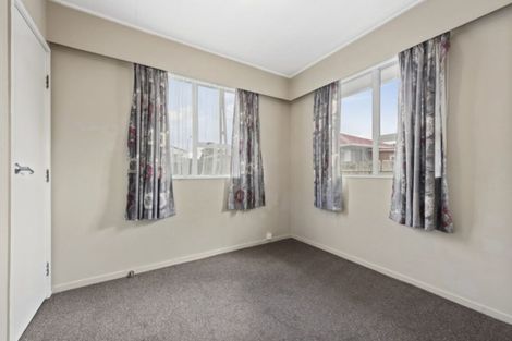 Photo of property in 2/48 Gibbons Street, Upper Hutt Central, Upper Hutt, 5018