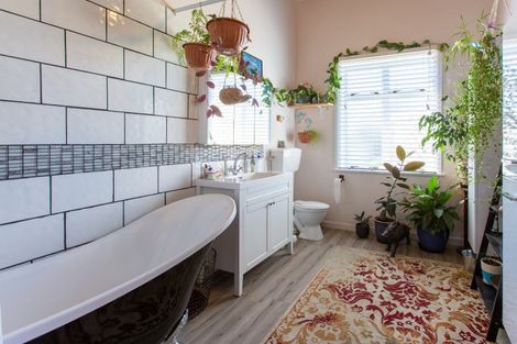 Photo of property in 25 Ruahine Street, Dannevirke, 4930