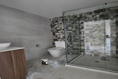 Photo of property in 52c Hutchinsons Road, Bucklands Beach, Auckland, 2014