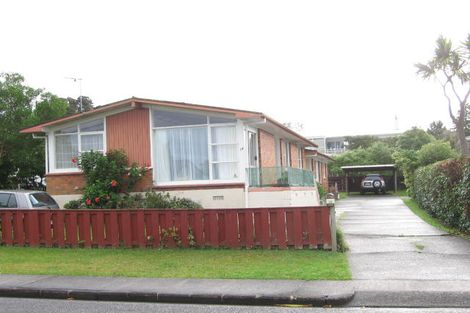 Photo of property in 2/14 Eyre Street, Henderson, Auckland, 0612