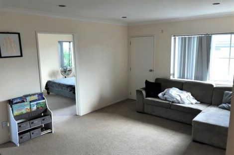 Photo of property in 68 Flanshaw Road, Te Atatu South, Auckland, 0610