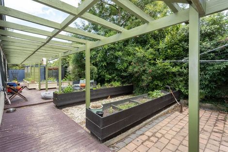 Photo of property in 2/9 Braemar Place, Avonside, Christchurch, 8061