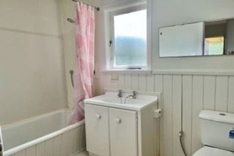 Photo of property in 72 Hepburn Road, Glendene, Auckland, 0602