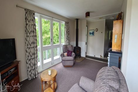 Photo of property in 14 View Street, Maungaturoto, 0520