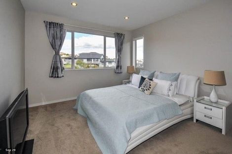 Photo of property in 7 Bintulu Place, Fairview Heights, Auckland, 0632