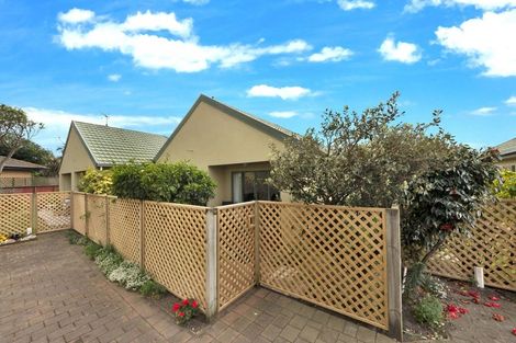 Photo of property in 9/90 Hawke Street, New Brighton, Christchurch, 8083