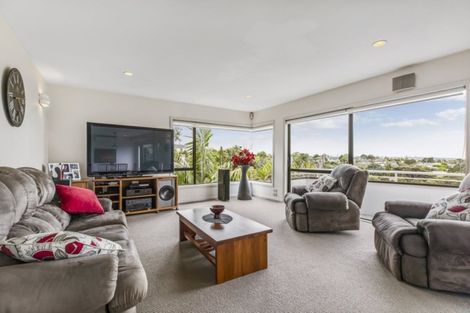 Photo of property in 29 Speedy Crescent, Hillcrest, Auckland, 0627