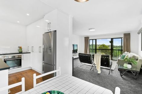 Photo of property in 1/84a Avonleigh Road, Green Bay, Auckland, 0604