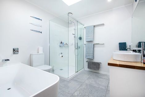 Photo of property in 25 George Point Road, Onerahi, Whangarei, 0110