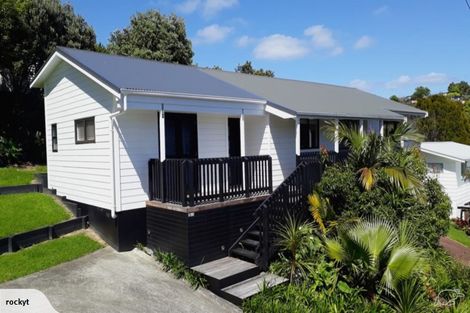 Photo of property in 2/660 Beach Road, Browns Bay, Auckland, 0630