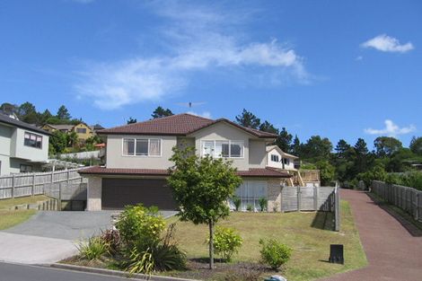 Photo of property in 13 Landvale Court, Browns Bay, Auckland, 0630