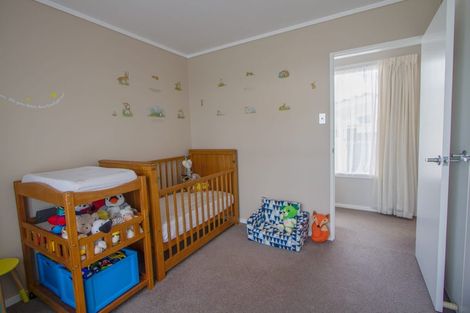 Photo of property in 1/296 Wairau Road, Glenfield, Auckland, 0629