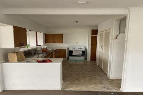 Photo of property in 3/69 Royal View Road, Te Atatu South, Auckland, 0610