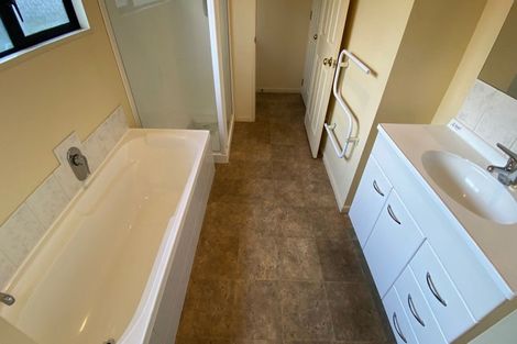 Photo of property in 74 Hounslow Street, Ilam, Christchurch, 8041