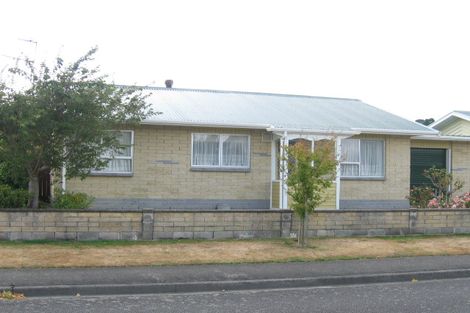 Photo of property in 2 Roband Crescent, Brown Owl, Upper Hutt, 5018