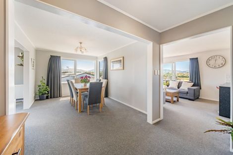 Photo of property in 7 James Cook Drive, Whitby, Porirua, 5024