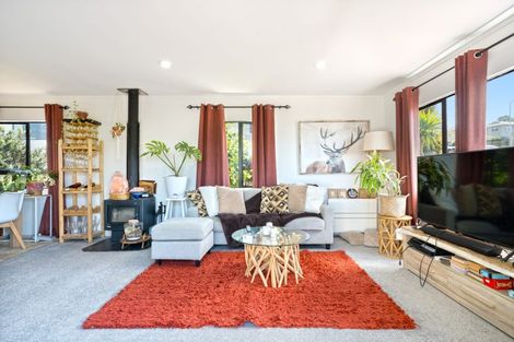 Photo of property in 3 Loughanure Place, Massey, Auckland, 0614