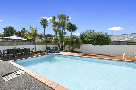 Photo of property in 37 Amante Crescent, Mairangi Bay, Auckland, 0630