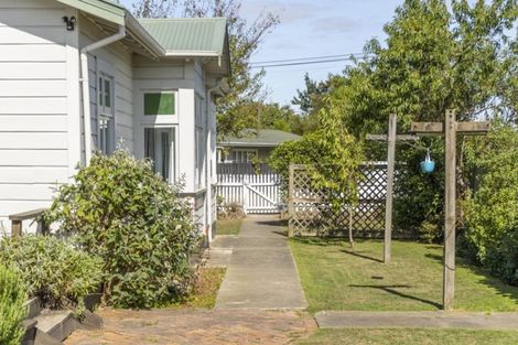 Photo of property in 59 Dublin Street, Martinborough, 5711